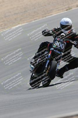 media/Apr-09-2023-SoCal Trackdays (Sun) [[333f347954]]/Turn 10 (115pm)/